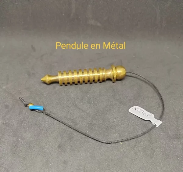 Pendule en métal