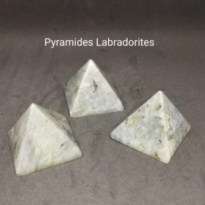 Pyramide en Labradorite