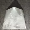 Pyramide en cristal de quartz