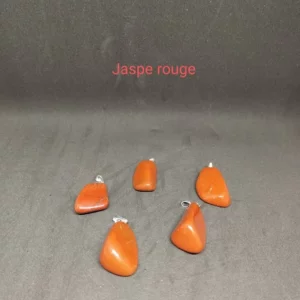 Jaspe rouge en pendentif